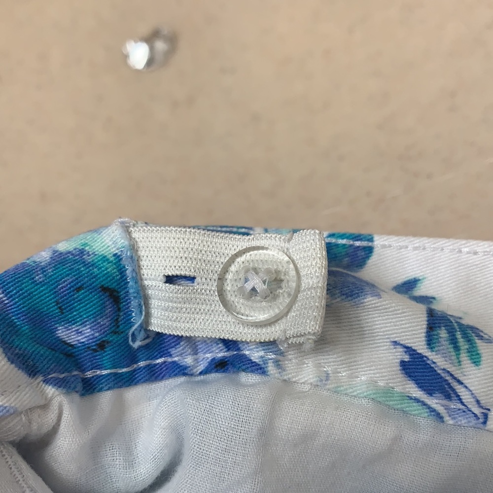 🌷3 for$25🌷1989 Place, US 14 (Kid’s) White, Blue & Turquoise Floral Shorts - Picture 7 of 11
